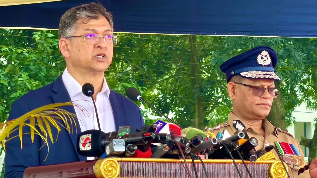 ‘পুলিশ কোনো বিশেষ দল বা গোষ্ঠীর লাঠিয়াল বাহিনী নয়’—স্বরাষ্ট্রমন্ত্রী