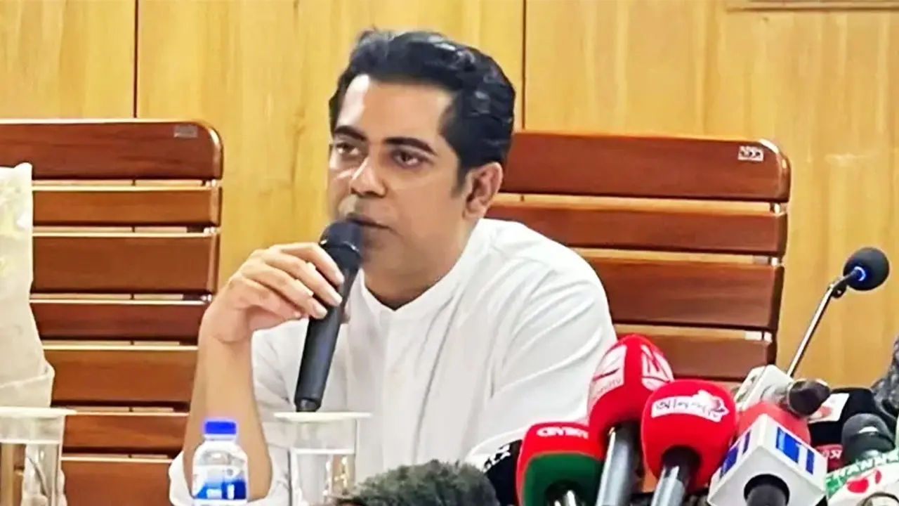 ‘আমি এখানে তথ্যমন্ত্রী হিসেবে বসেছি, শেখ হাসিনার আত্মীয় হিসেবে নয়’: পার্থ
