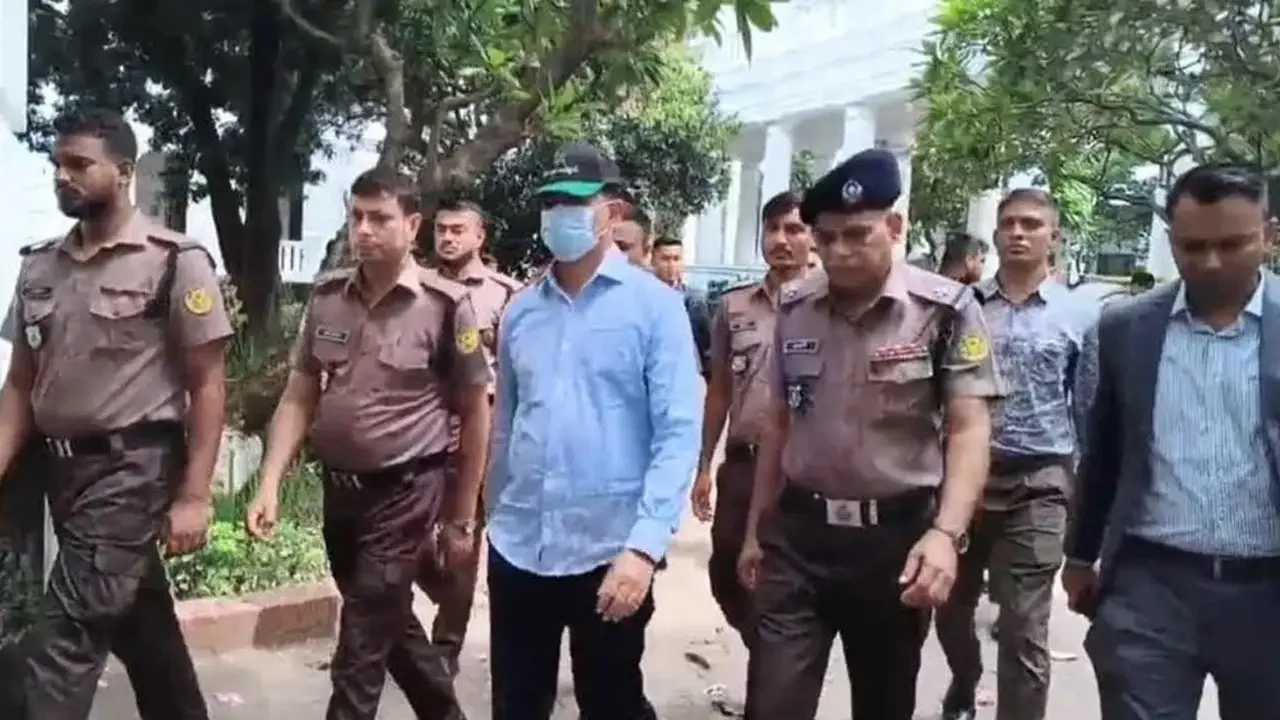 সংযুক্ত ছবি