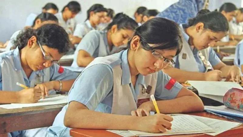 এসএসসি ও সমমানের ফল প্রকাশে কয়েক দিনের বিলম্ব, চলতি মাসেই ঘো...