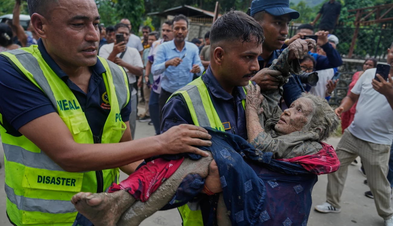 নেপাল-চীন সীমান্তে বন্যা-ভূমিধসে ১৬৫ মৃত্যু, নিখোঁজ ১৩০০
