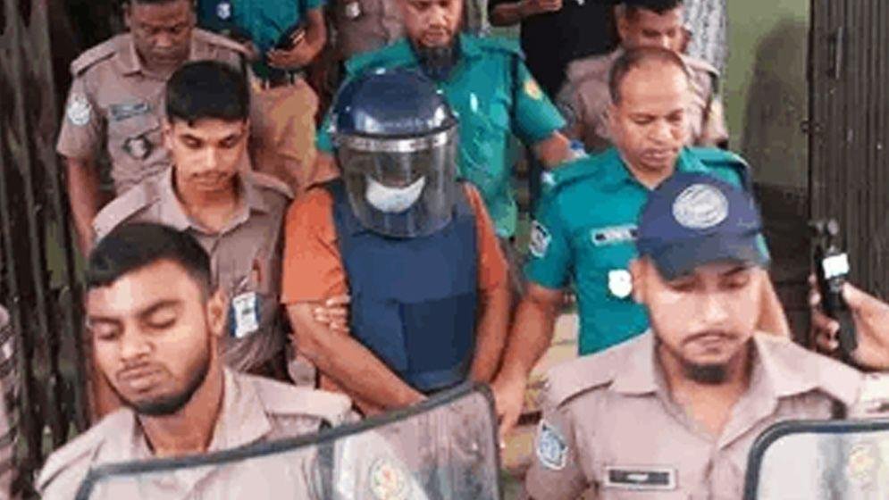 মাদক ধ্বংসের দায়িত্বে থাকা পুলিশ সদস্য ইয়াবাসহ গ্রেপ্তার