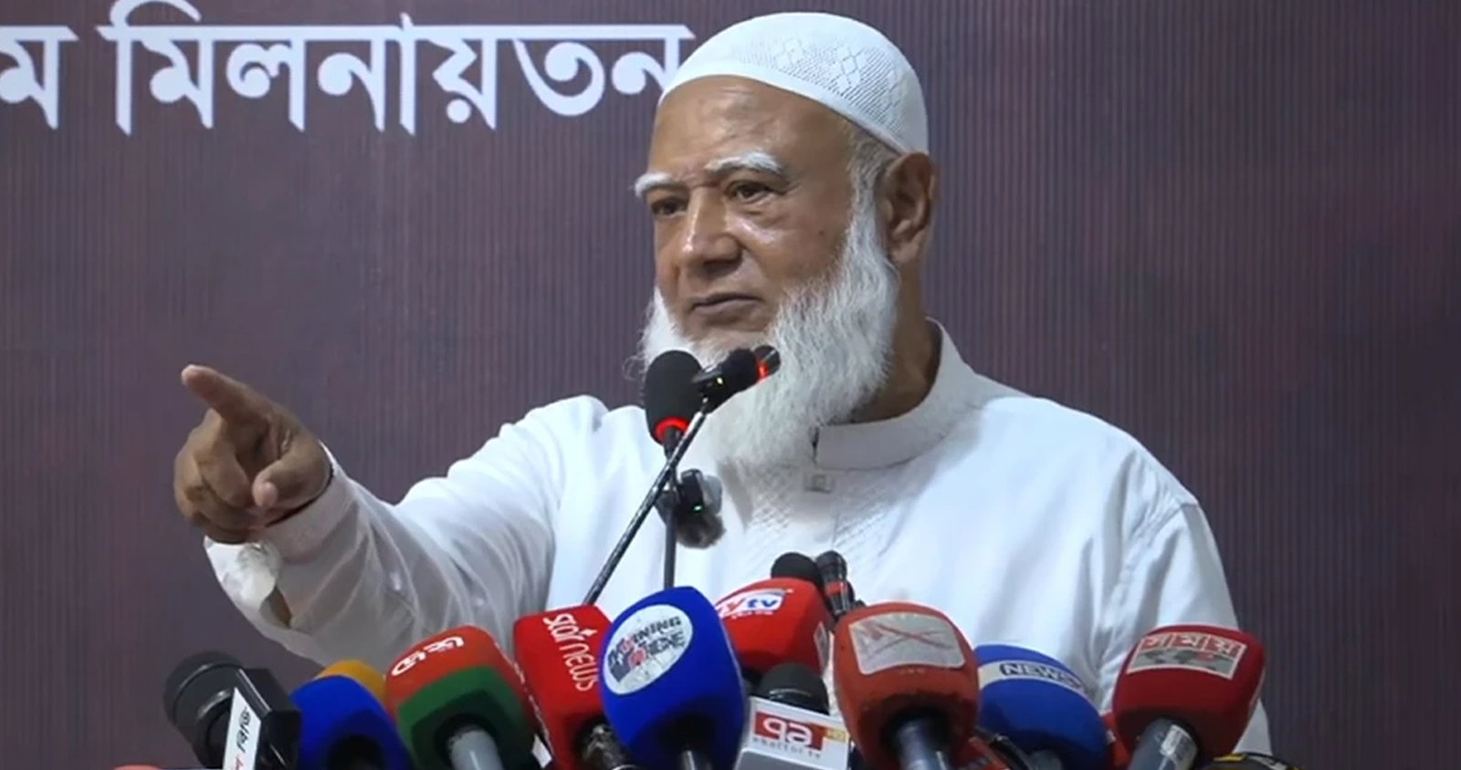 ‘অন্য মন্ত্রণালয়ে পারদর্শী, নিজের মন্ত্রণালয় সামলাতে পারছেন না স্বরাষ্ট্রমন্ত্রী’ : শফিকুর রহমান