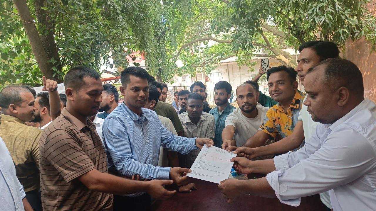 তিতুমীর কলেজ ছাত্রদলের নেতৃত্বে ফরম সংগ্রহ শুরু