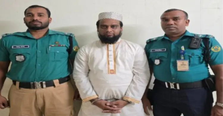 শেখ হাসিনার সঙ্গে নিয়মিত কথা হয়, জিজ্ঞাসাবাদে যুবকের স্বীকারোক্তির দাবি পুলিশের