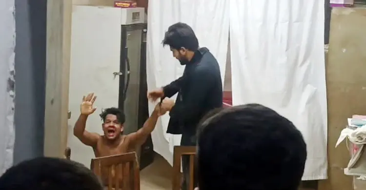 লক্ষ্মীপুরে হাসপাতালে ঢুকে স্বেচ্ছাসেবক দল নেতাকে মারধরের অভিযোগ ছাত্রদল নেতার বিরুদ্ধে