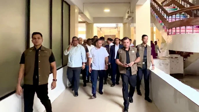 শিশু হাসপাতালে কক্ষে ধূমপান, চিকিৎসককে সাময়িক বরখাস্তের নির্দেশ প্রধানমন্ত্রীর