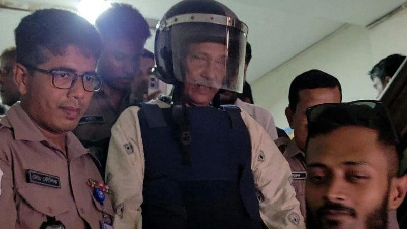 জুলাই হত্যা মামলায় সাবেক এমপি শাহজাহান ওমরকে গ্রেপ্তার দেখাল...