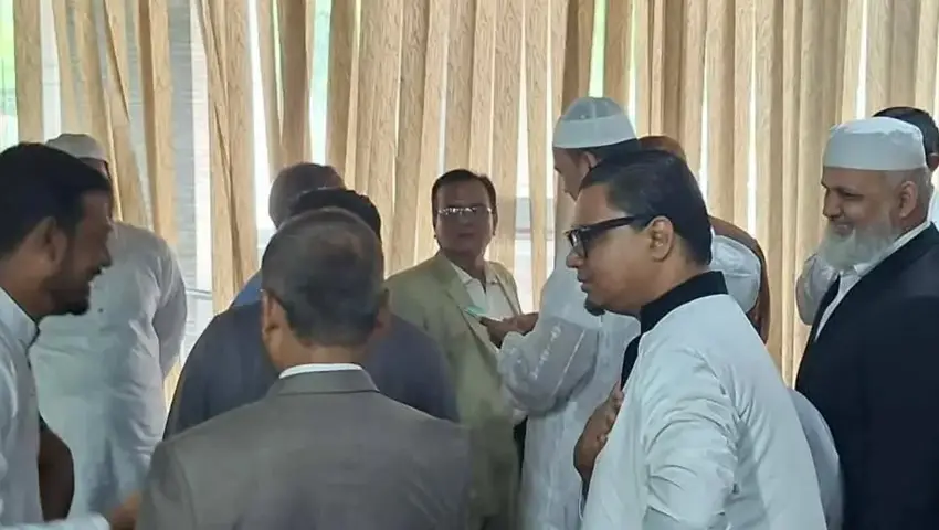 রাষ্ট্রপতি নির্বাচনে অলি আহমদের মনোনয়নপত্র জমা দিল ১১ দলীয় ঐক্যজোট