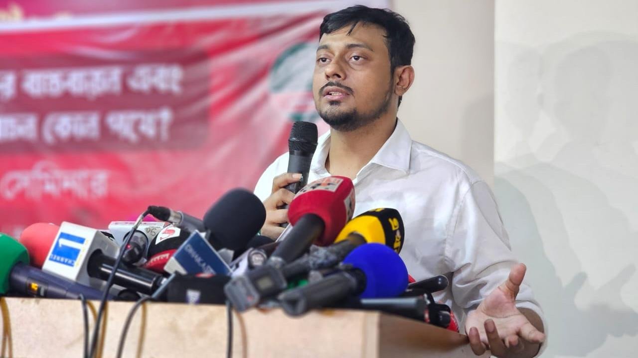 হাসিনা-তারেকের রাজনীতি একই কাঠামোর, মন্তব্য নাসীরুদ্দীন পাটওয়ারীর