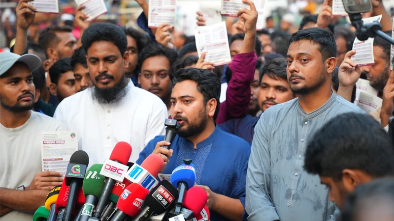 স্বরাষ্ট্রমন্ত্রী ও জ্বালানিমন্ত্রীর পদত্যাগ দাবি নাহিদ ইসলামের
