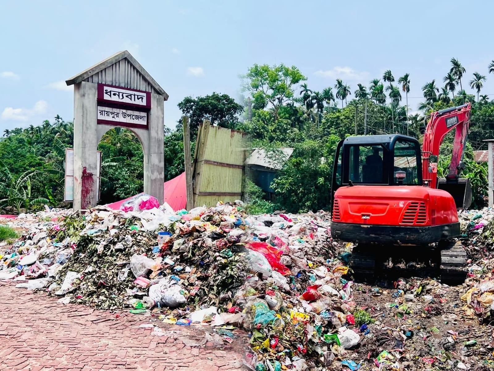 সীমান্তে ‘স্বাগত’ তোরণের নিচেই ৮ বছর ধরে ময়লার ভাগাড়, চরম দুর্ভোগে স্থানীয়রা