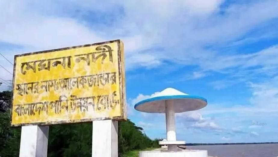 মেঘনার চরে আটকা পড়া দেড় শতাধিক পর্যটককে উদ্ধার